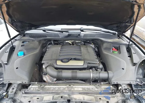 2017 Porsche Cayenne Platinum Edition z USA, uszkodzony, nr VIN WP1AA2A20HKA89404